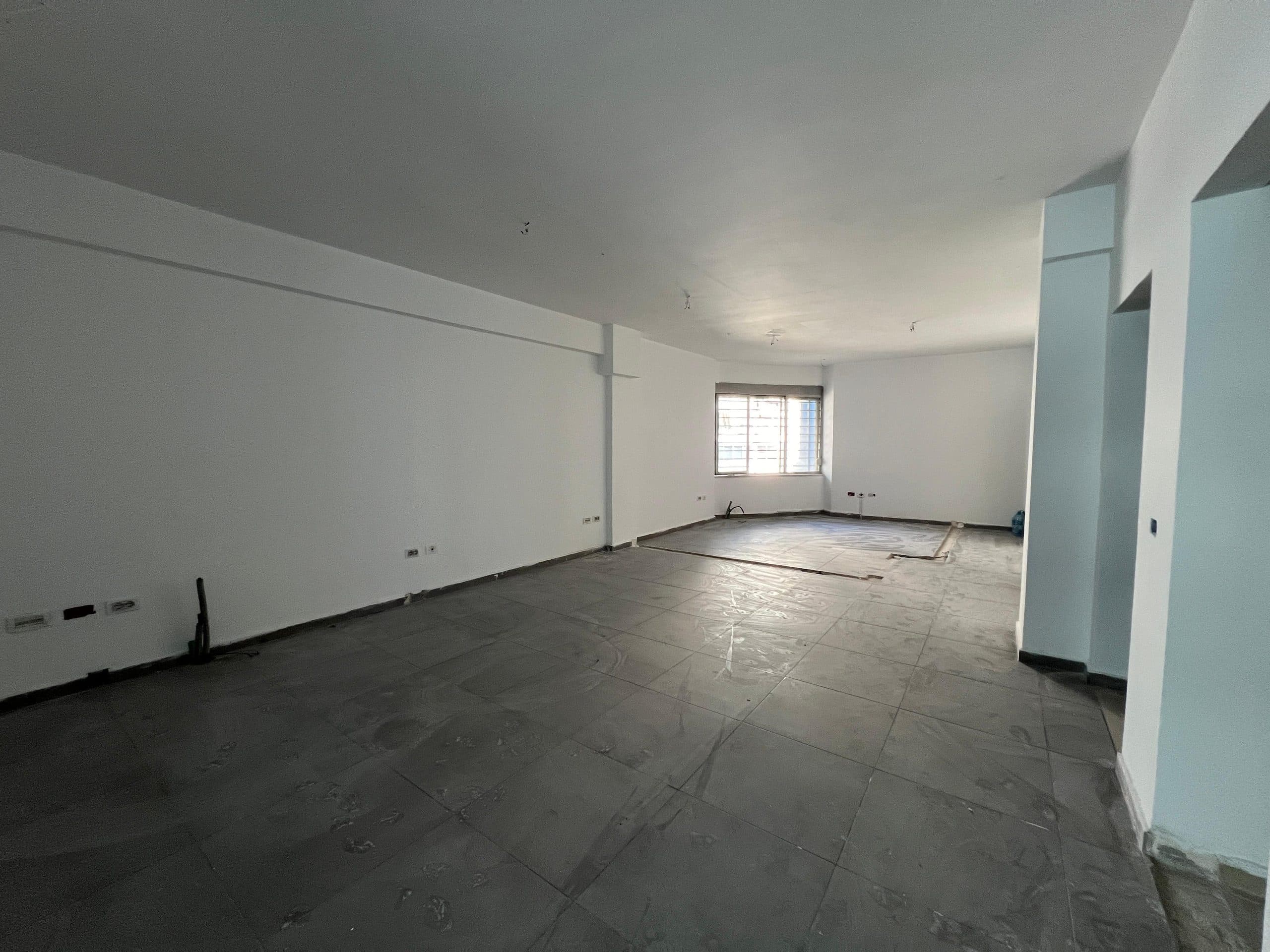 Ambient Komercial, për Qira tek Rruga e Dibrës!