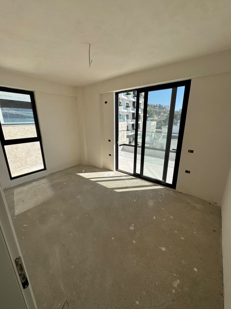 Penthouse 2+1+2 për shitje , Sarandë , pamje panoramike nga deti ! 4