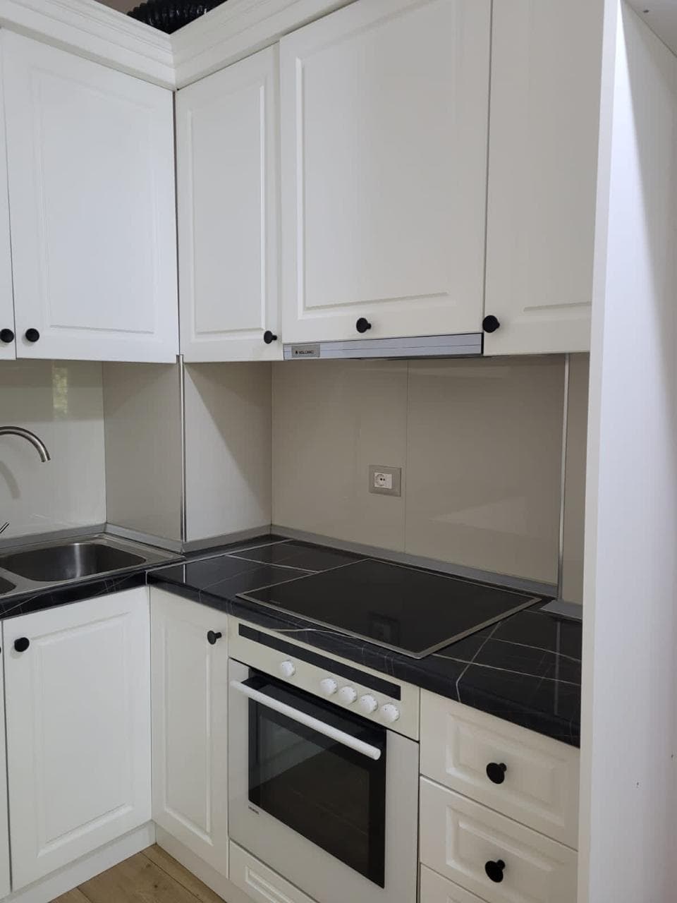 Apartament 1+1 për Qira pranë Kopshtit Botanik 3