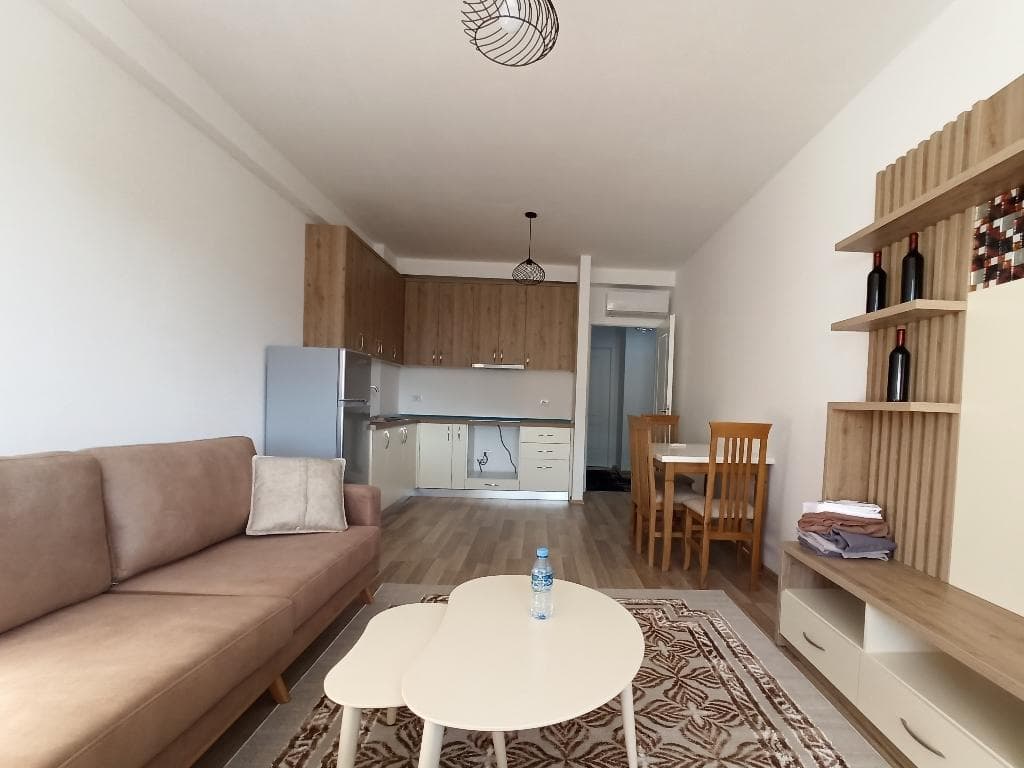 Jepet Me Qira Apartament 1+1 Tek Astiri!