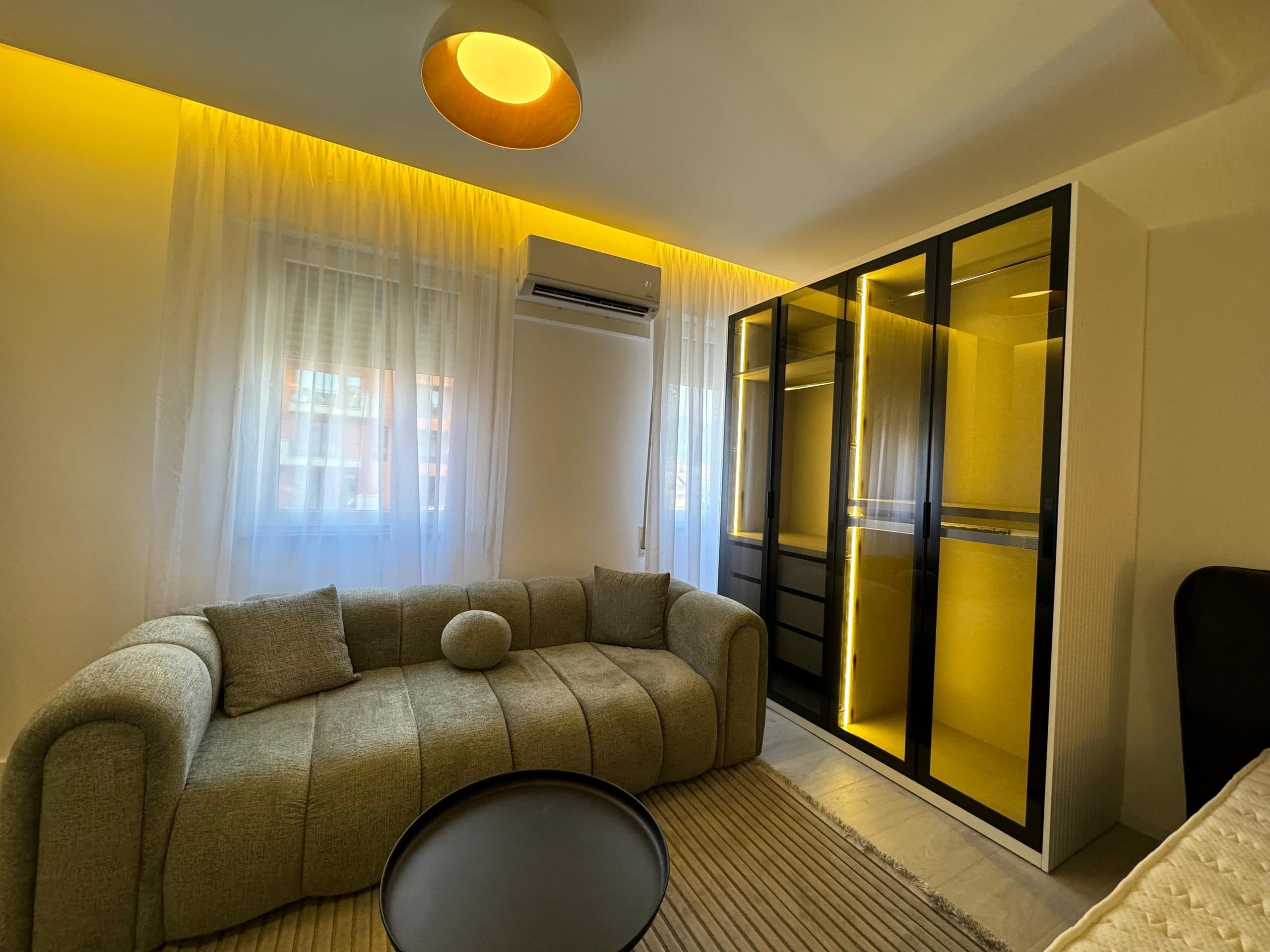 Garsoniere moderne për qira tek Komuna e Parisit! 2