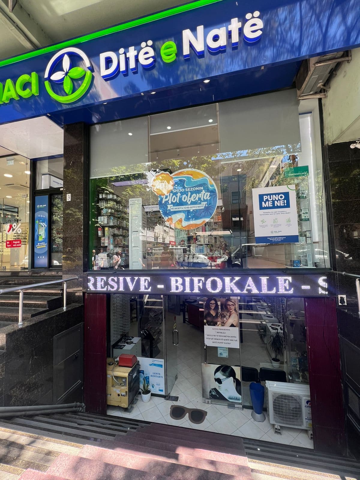 SHITET AMBIENT BIZNESI TEK RRUGA SAMI FRASHERI PERBALL LSI , BLLOK! 2