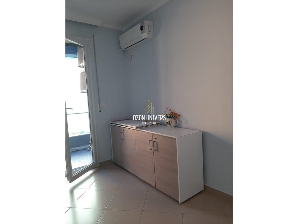 Ambient Biznesi për qira, në Qendër 4