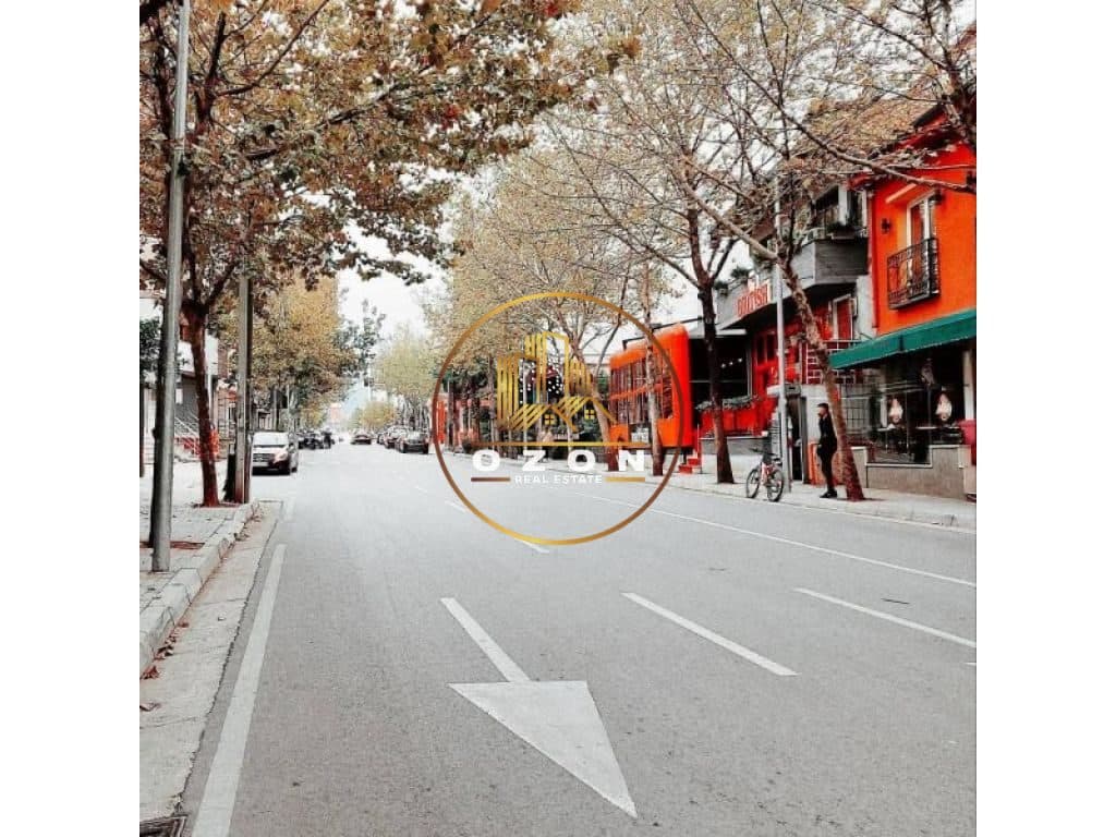 SHITET DYQAN BUZE RRUGES KRYESORE TEK RR. HOXHA TAHSIM, PAZARI I RI!