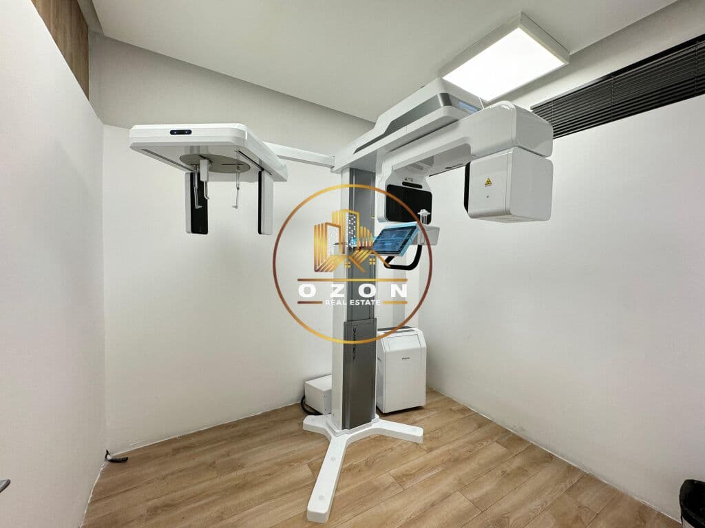 Shitet Biznesi (Klinikë) në Rrugën Perlat Rexhepi, Bllok! 4