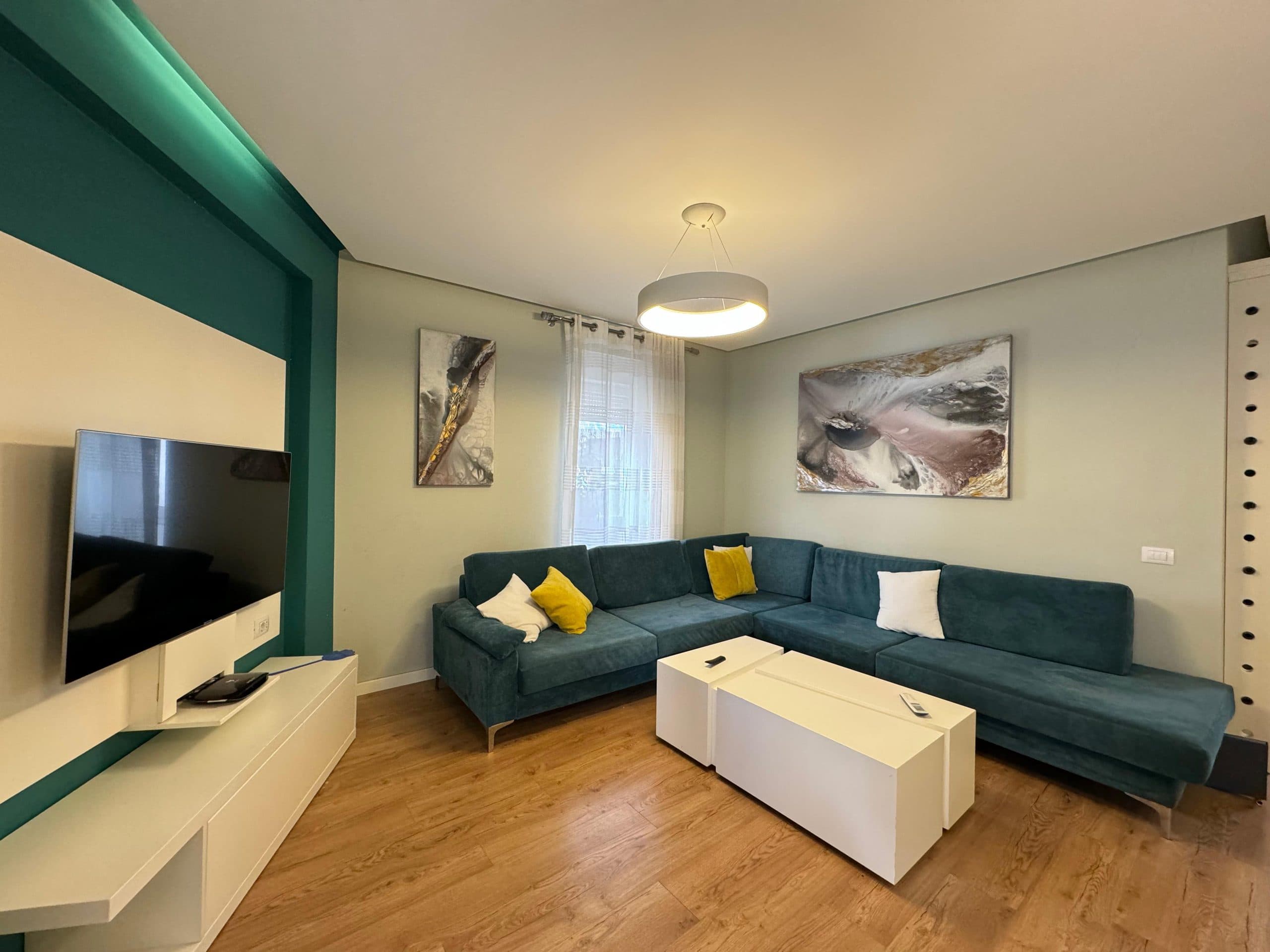 Jepet me Qira Apartament 2+1+2 tek 21 Dhjetori, në Kompleksin Kontakt!