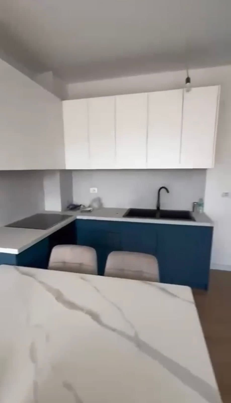 Apartment 3+1+2 me Post Parkimi për Qira tek Fusha e Aviacionit!
