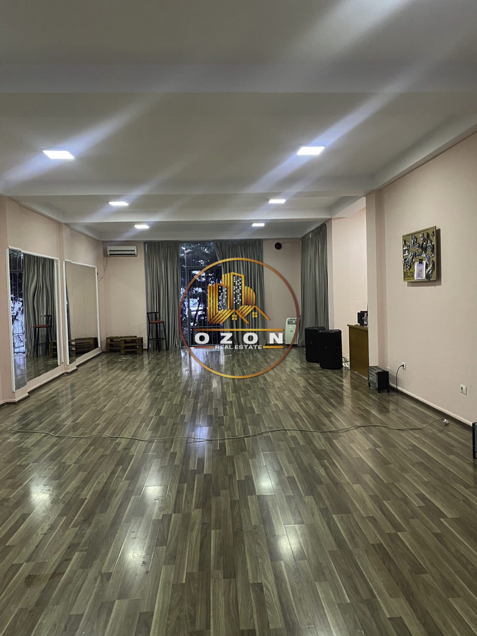 Jepet Me Qira Ambient Biznesi Open Space Tek Ish Ekspozita!