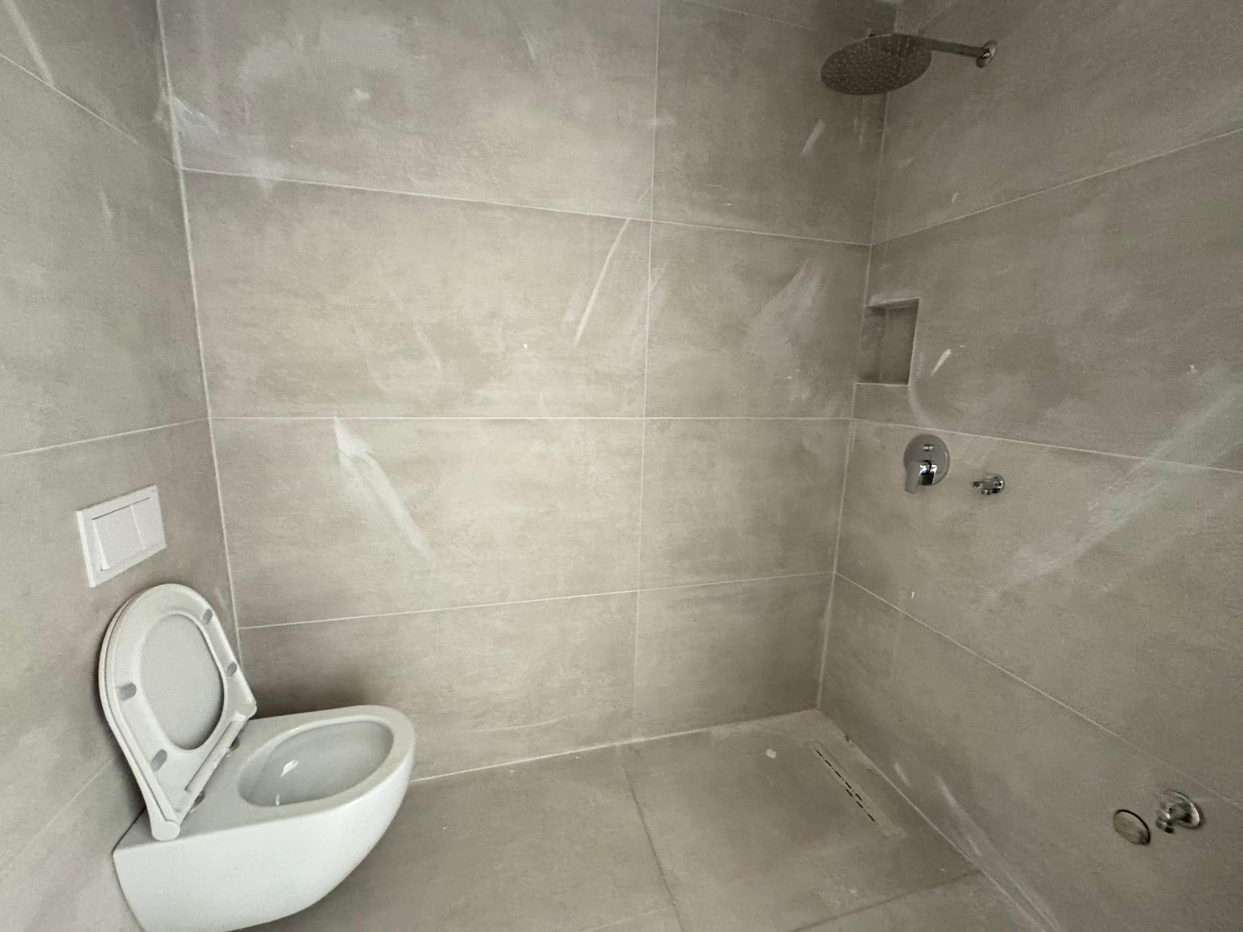 Apartament 1+1 në shitje tek Univers City Residence, pranë QTU-së! 4