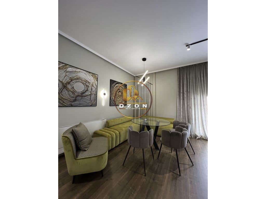 Super apartament luksoz 3+1+2 tualete+2 poste parkimi tek Kompleksi Delijorgji . 2
