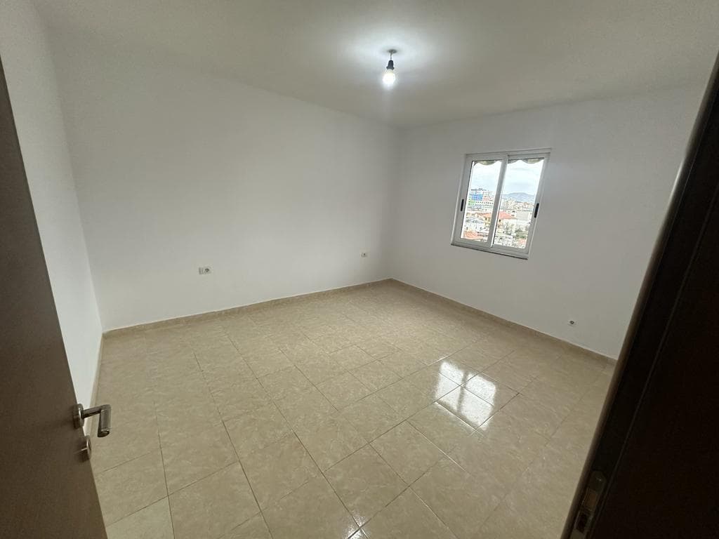 Shitet Apartament 1+1 Në Ali Dem, Afër Tregut Të Ri Elektrik! 4