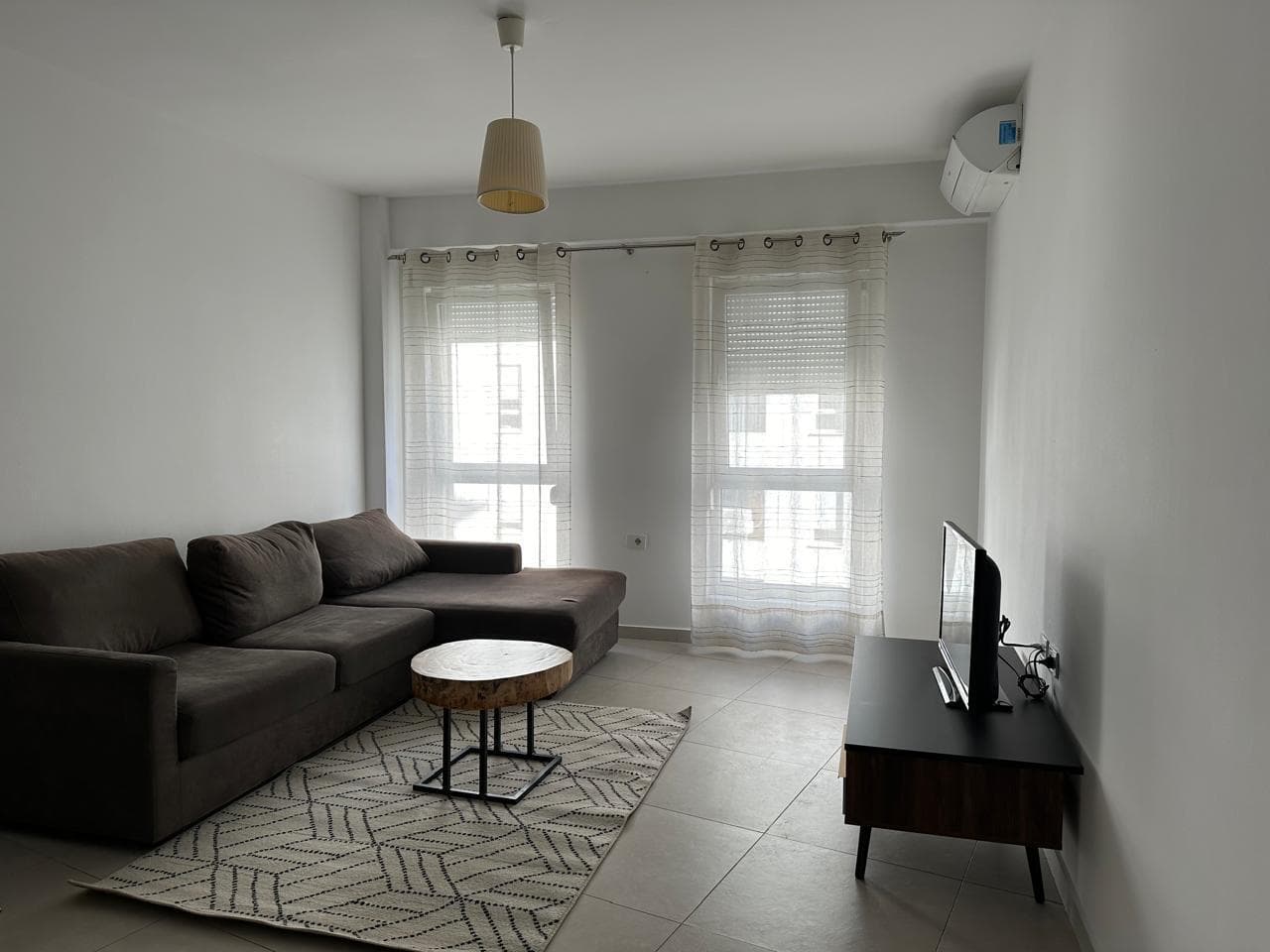 Apartament per qira te kompleksi Magnet 21 Dhjetori !