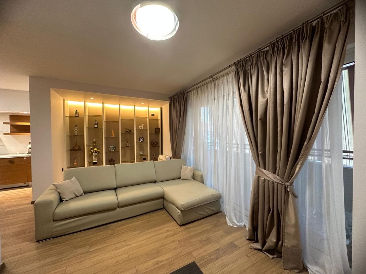 Apartament per shitje1+1 te Liqeni i Tiranes ! 2