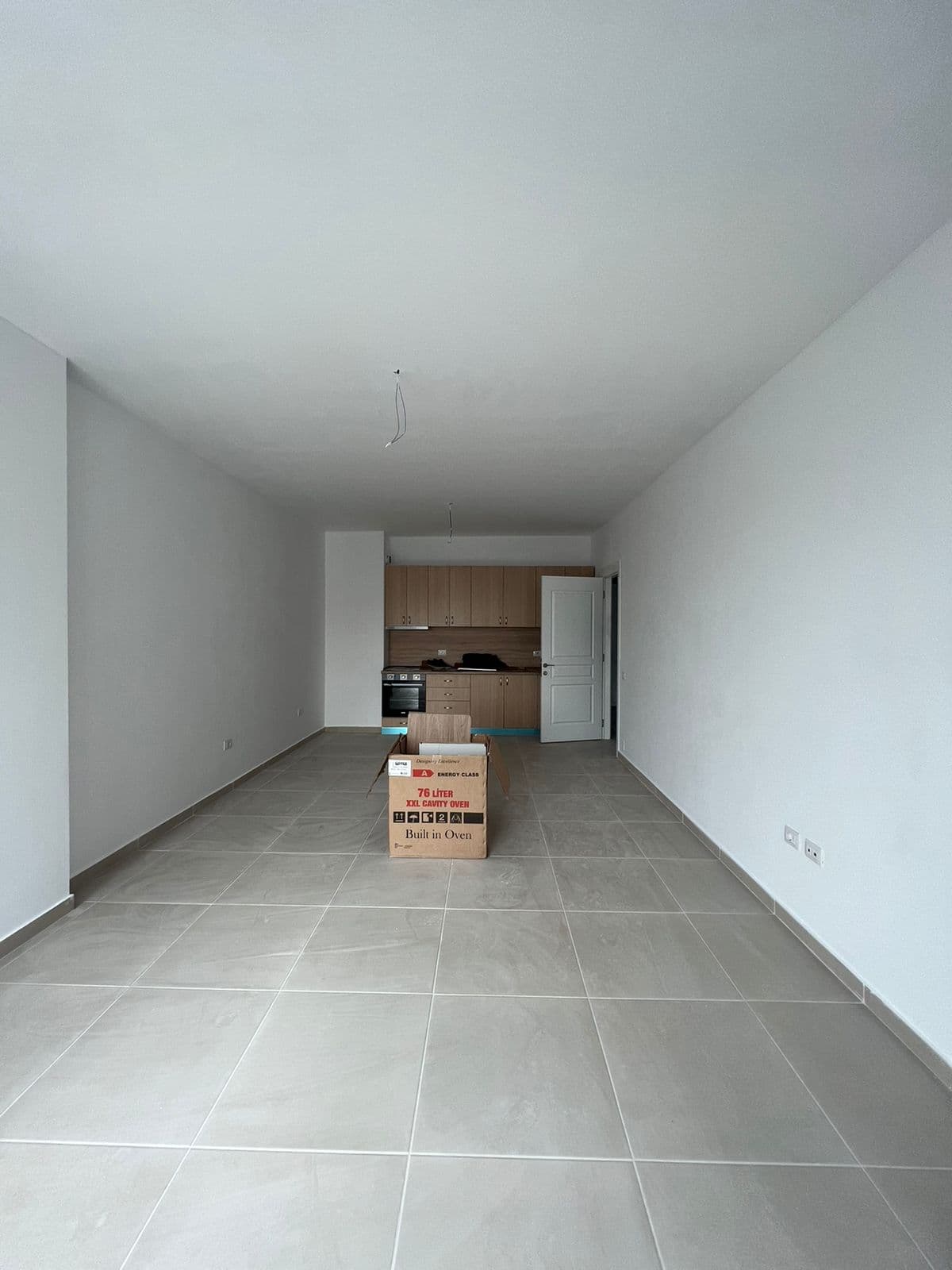 JEPET APARTAMENT 1+1 ME QIRA, TEK KOMPLEKSI ASL, RRUGA KONGRESI MANASTIRIT!