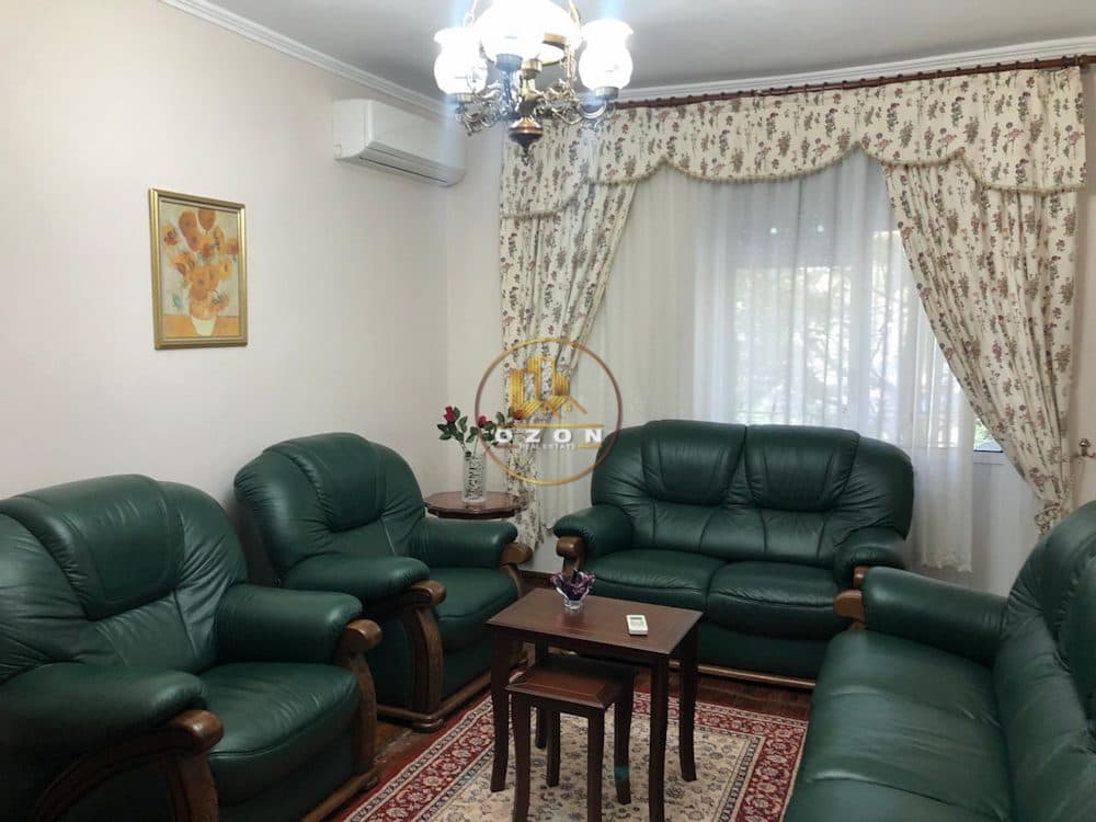 Jepet me qira apartament 3+1, per zyra ose banim . Bulevardi “Bajram Curri” 4