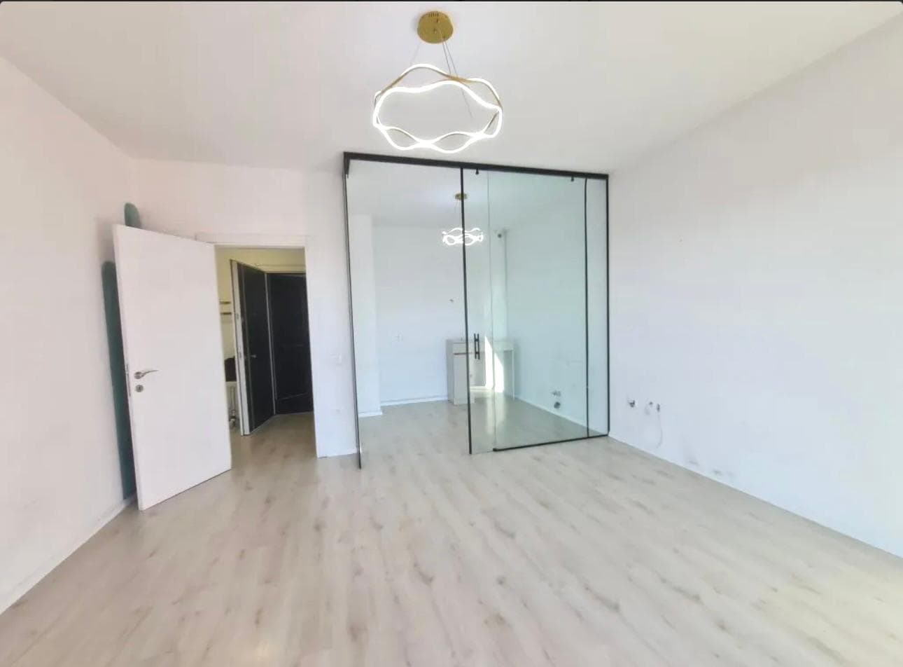 Apartament 3+1 me qira për biznes tek Farmacia 10, Rruga e Dibrës! 2