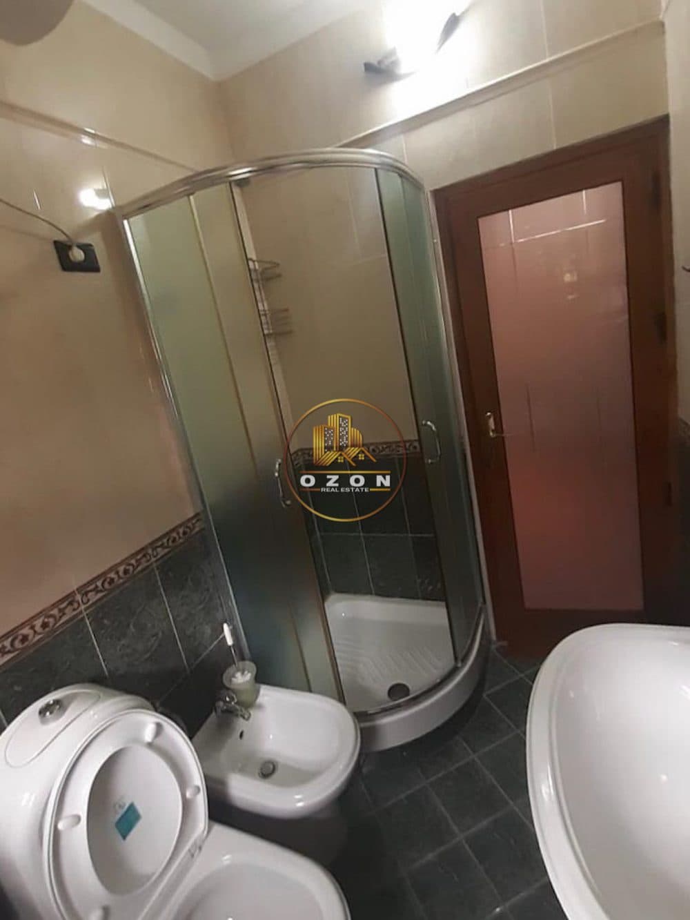 Apartament 2+1 per qira , i mobiluar. Adresa : Rruga e Kavajes 3