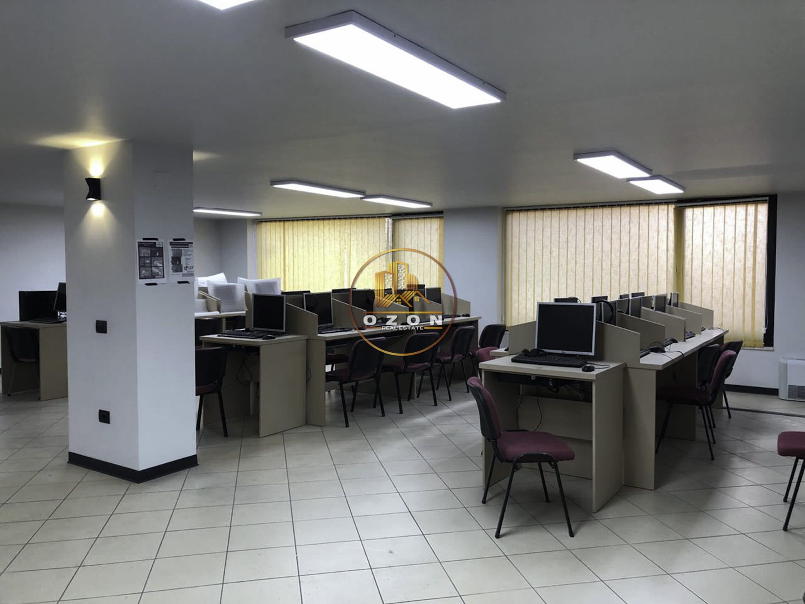 Ambient biznesi dublex per qera. Adresa : Pazari i Ri