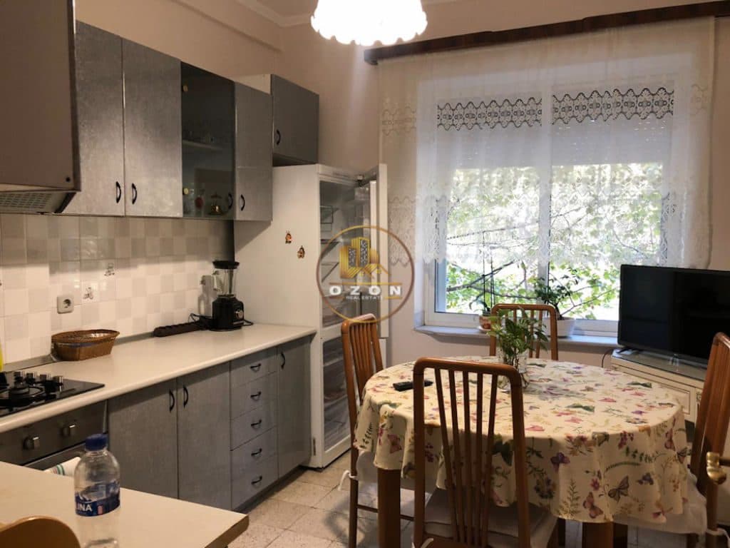 Jepet me qira apartament 3+1, per zyra ose banim . Bulevardi “Bajram Curri” 2