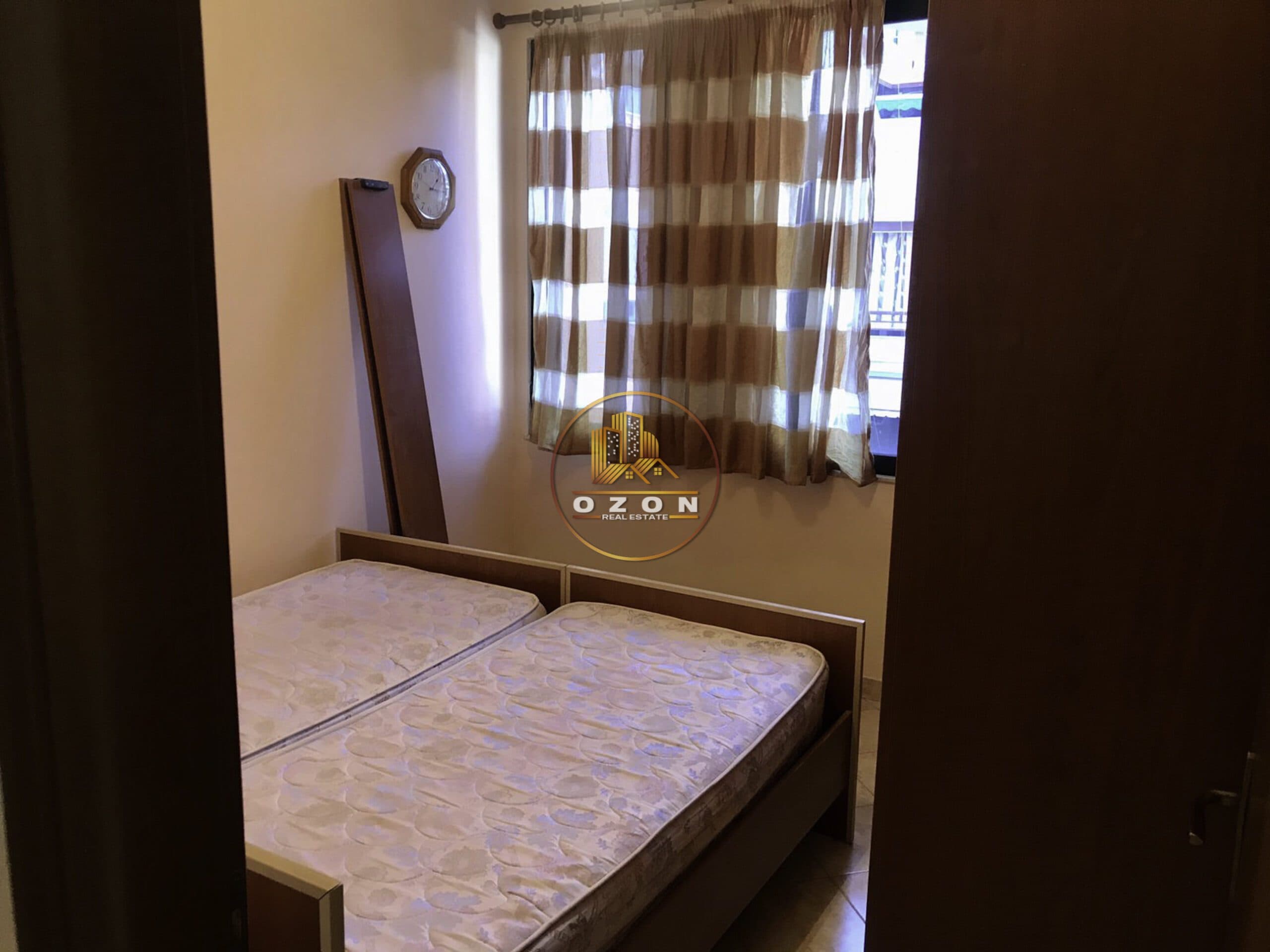 APARTAMENT 1+1 ME QERA , I MOBILUAR TEK 21 DHJETORI !