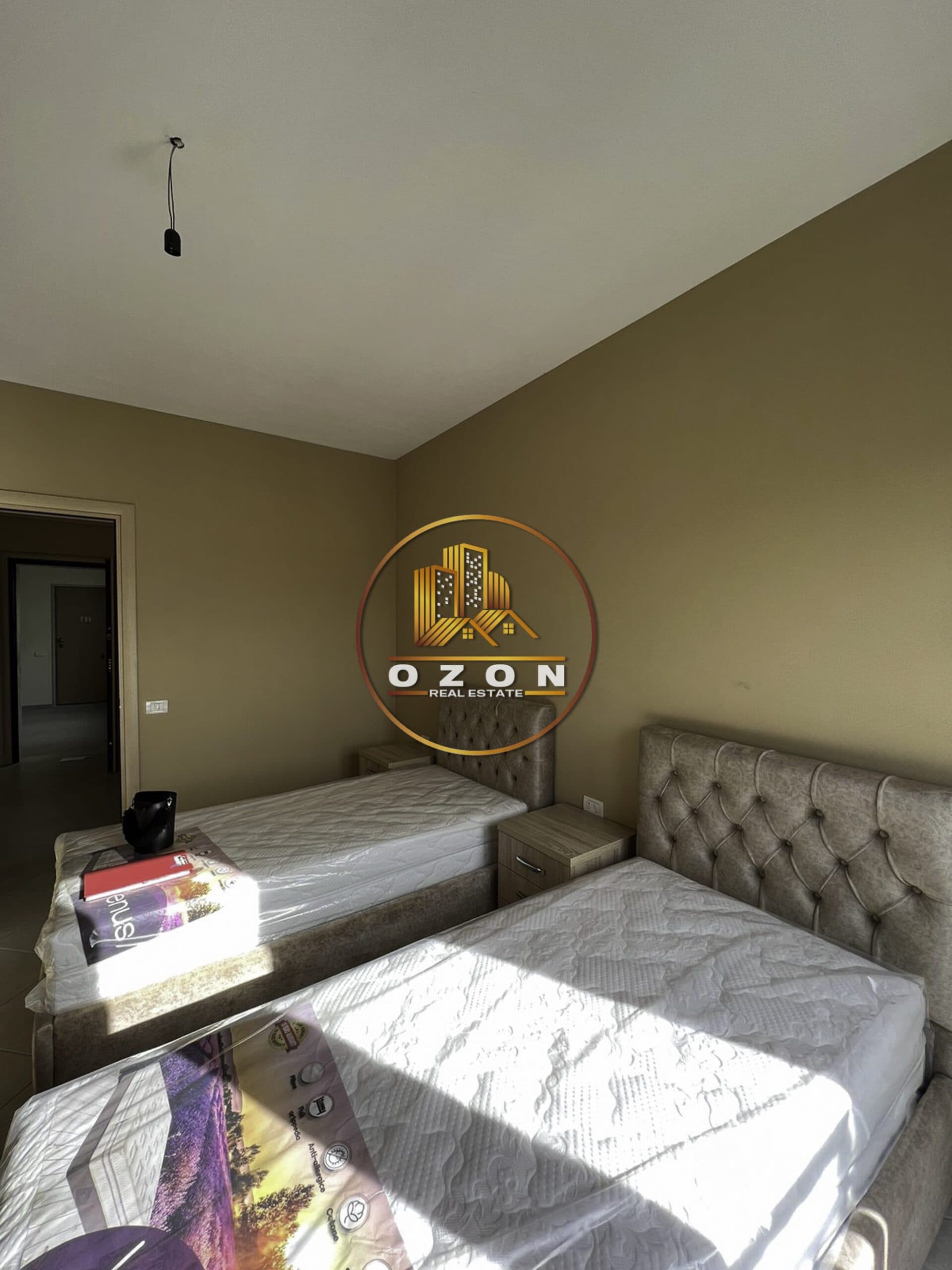 SHITET APARTAMENT 2+1+2 TEK GREEN CITY, UNAZA E RE !