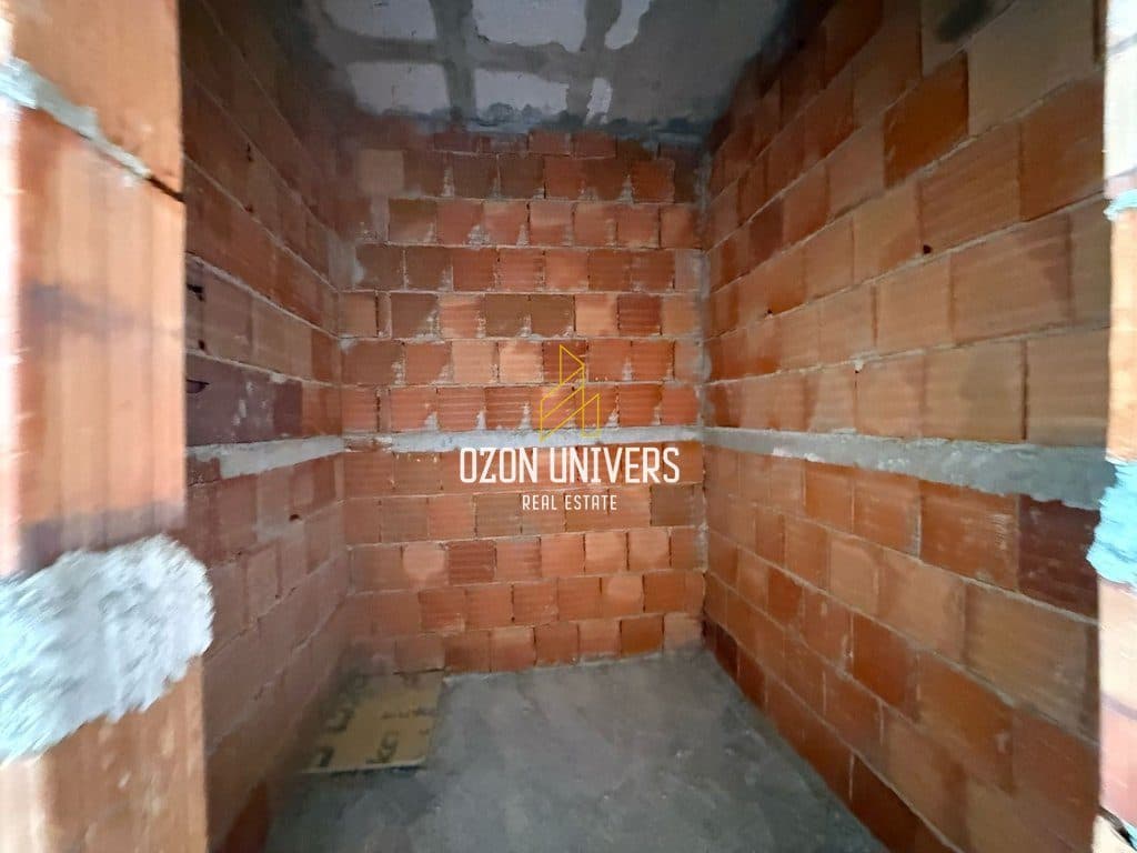 Apartament 1+1 për shitje me pamje nga deti, në Lungomare, Vlorë! 3