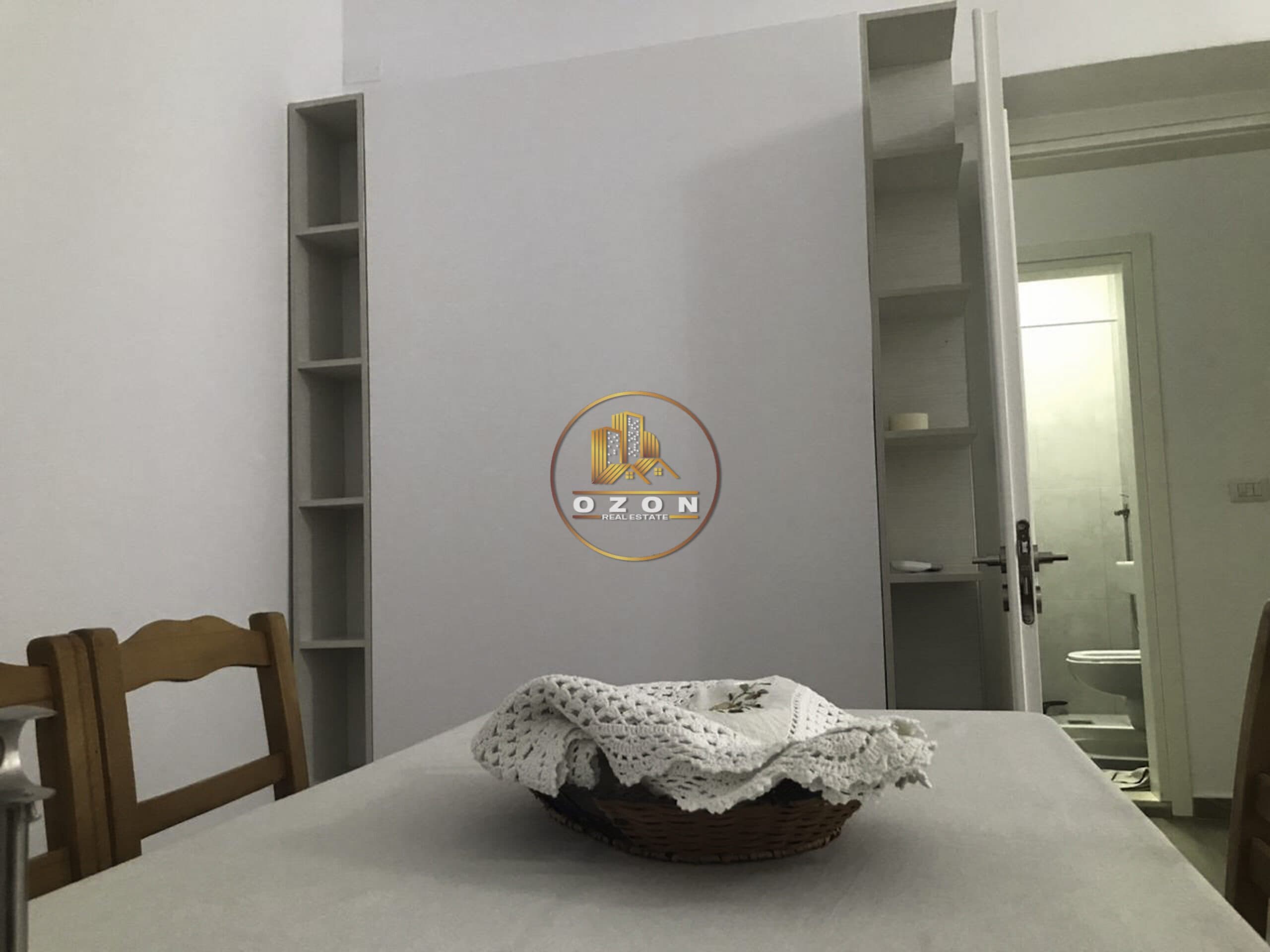 Jepet me qera apartament 1+1 ,Adresa : Blloku .