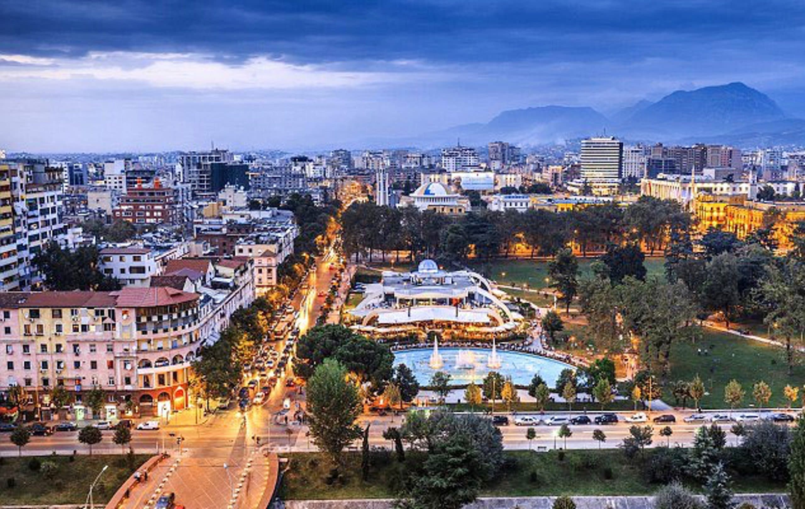 Shitet apartament 2+1+2 në Bllok , Tiranë!