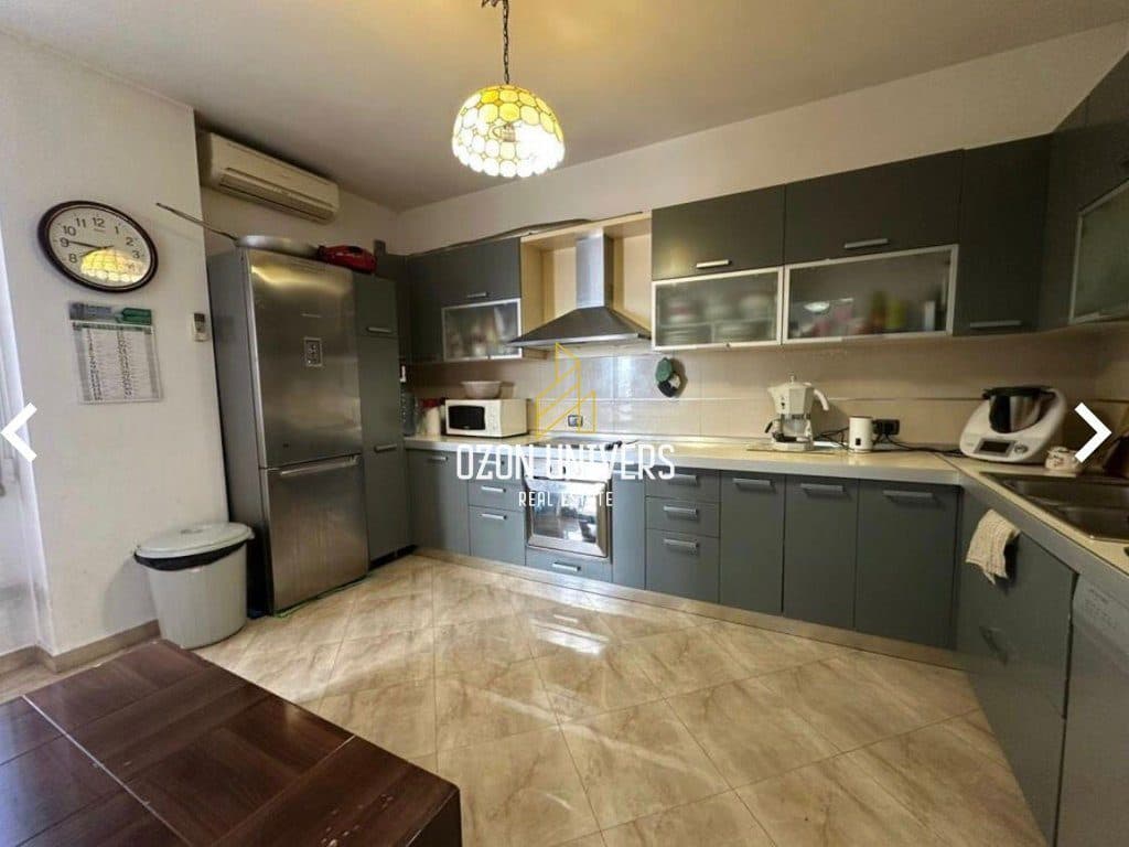 Apartament 3+1+2 për shitje, në Yzberisht tek Pallatet Çabej!