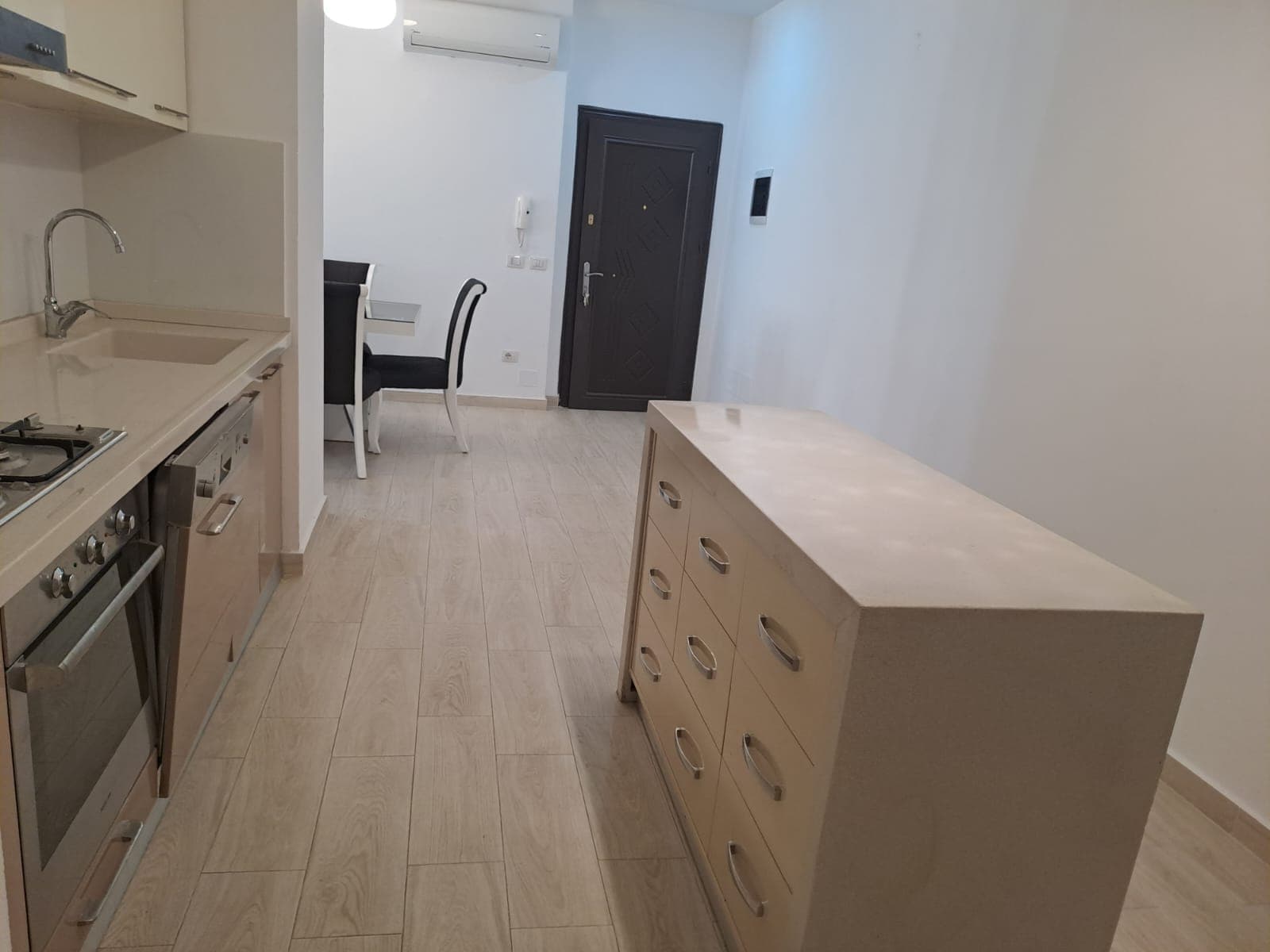 Apartament Me Qira 2+1+3 Në Afërsi Të Shkencave Të Natyrës, Qendër! 3