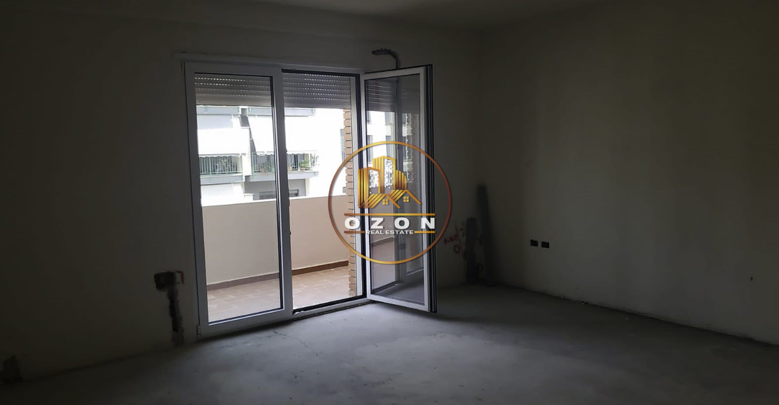 SHITET APARTAMENT 2+1 TEK KOMPLEKSI SIMA COM, UNAZA E RE!