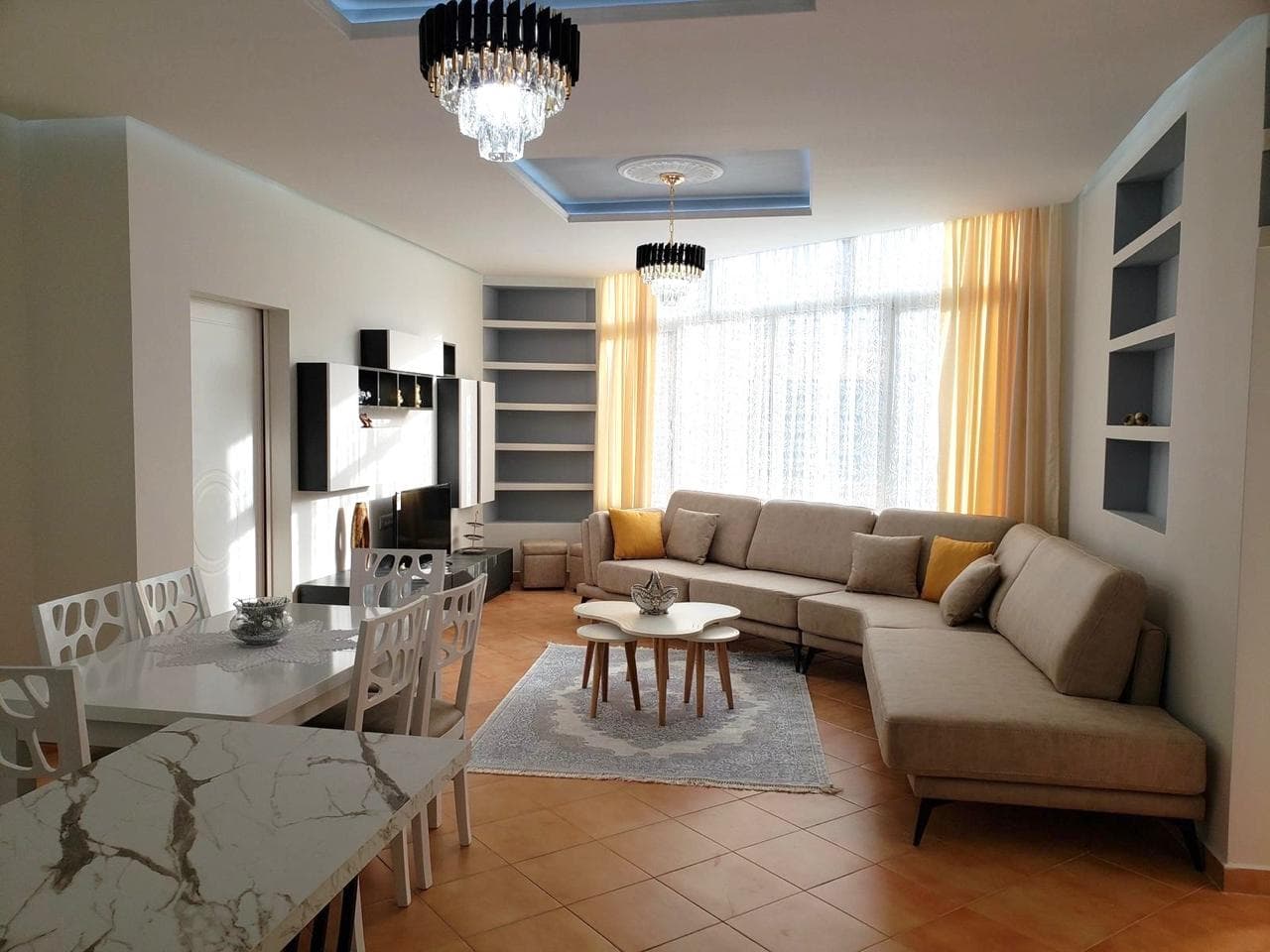 Apartament 1+1 për qira tek Liqeni i Thatë!