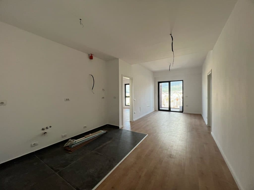 JEPET ME QIRA APARTAMENT 2+1+2 PER BIZNES TEK TIRANA GARDEN BUILDING, RRUGA E KAVAJES!