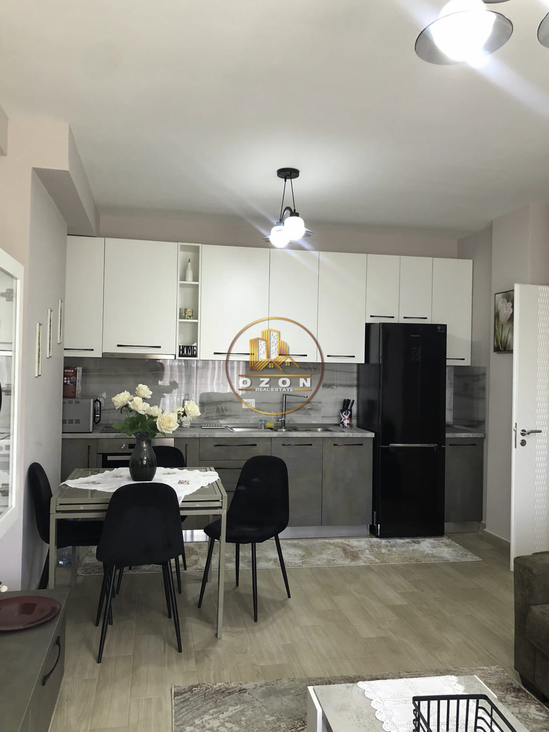APARTAMENT 1+1 ME QERA TEK 21 DHJETORI !