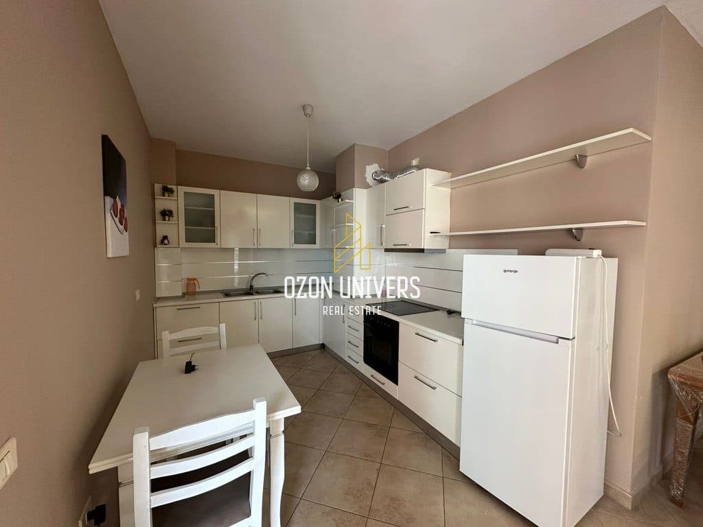 Apartament 3+1+2 për qira, tek Bulevardi Zogu i Parë! 2
