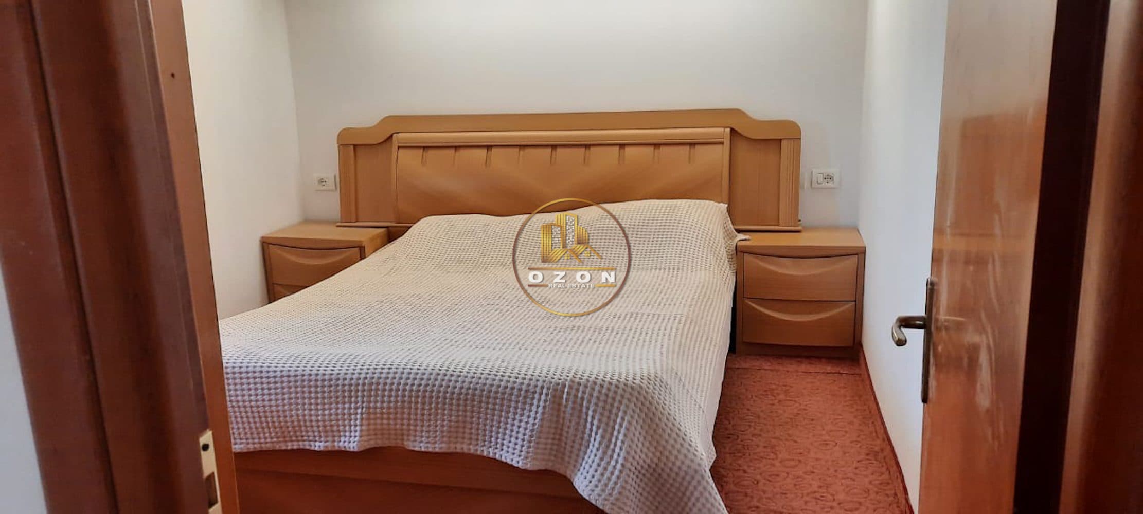 Jepet me qera apartament 1+1,me verande . Adresa : Bulevardi Zogu i Pare 3