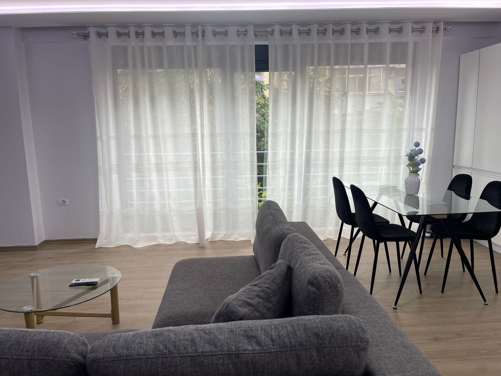 Apartament 2+1 per qira te Pazari i Ri ( Optika Roma ) ! 4