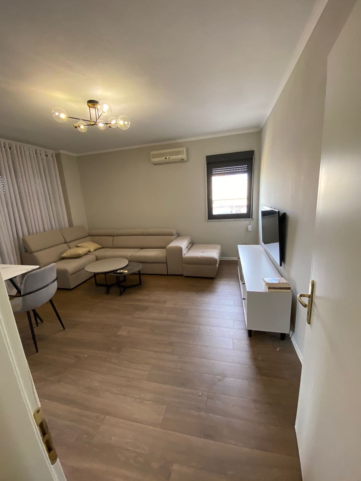 Apartament 1+1 per Qira ne Qender Tirane! 2