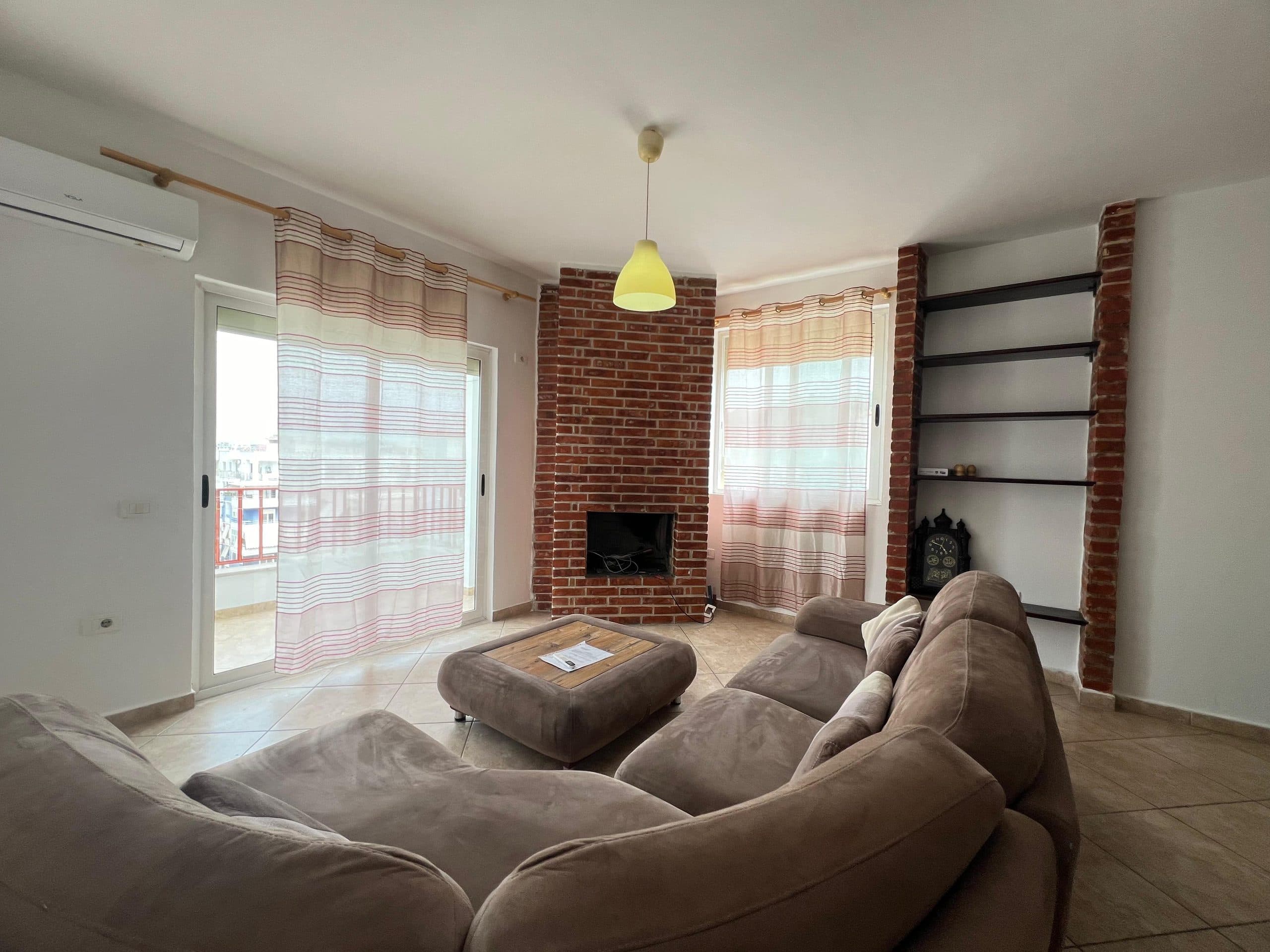 Apartament 3+1+2 për Qera në Yzberisht! 3