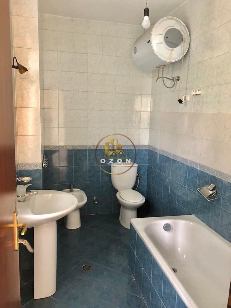 Jepet me qira apartament 3+1 per banim & zyra ,Bulevardi ”Gjergj Fishta” 3