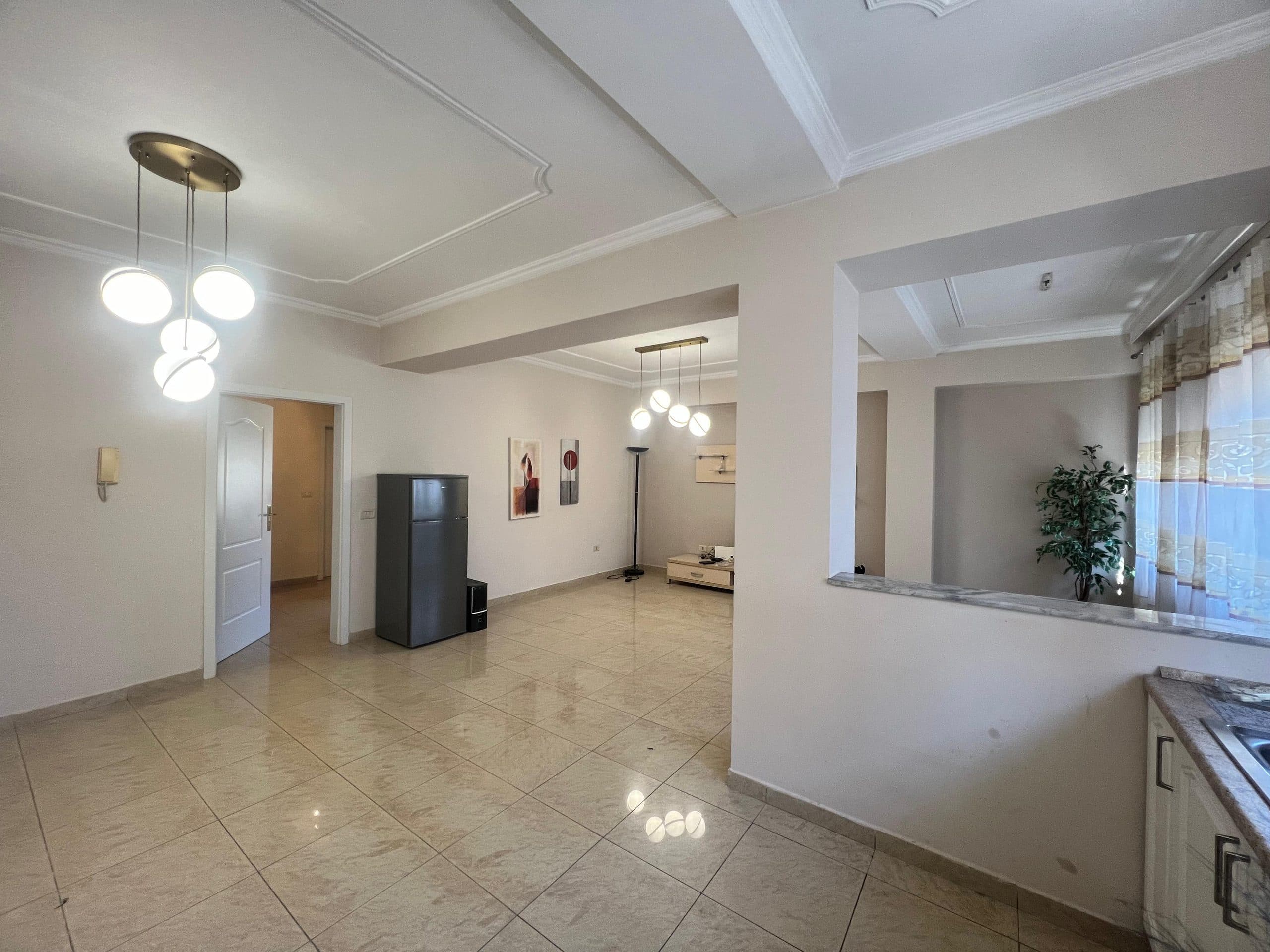 Jepet me qera apartament 3+1+2 për biznes ose banim në Bllok! 4