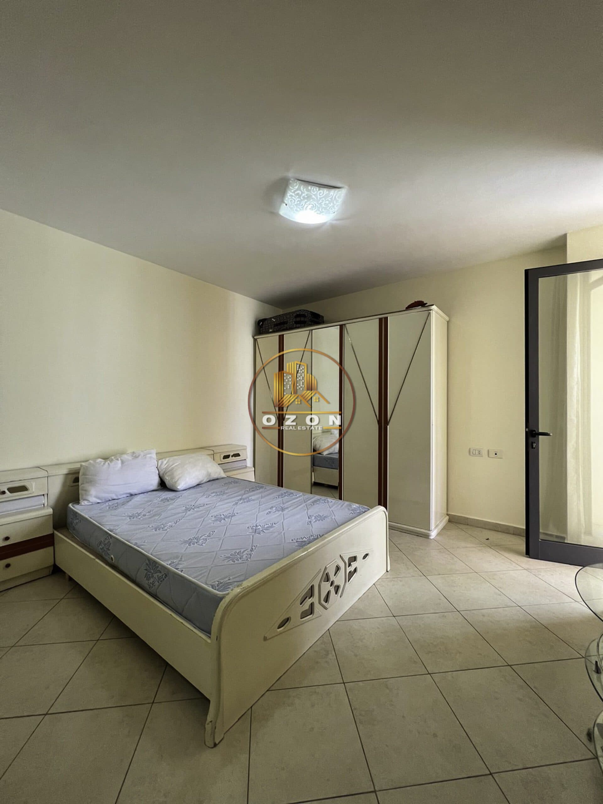 APARTAMENT 2+1 ME QERA , RRUGA E BARRIKADAVE ! 3