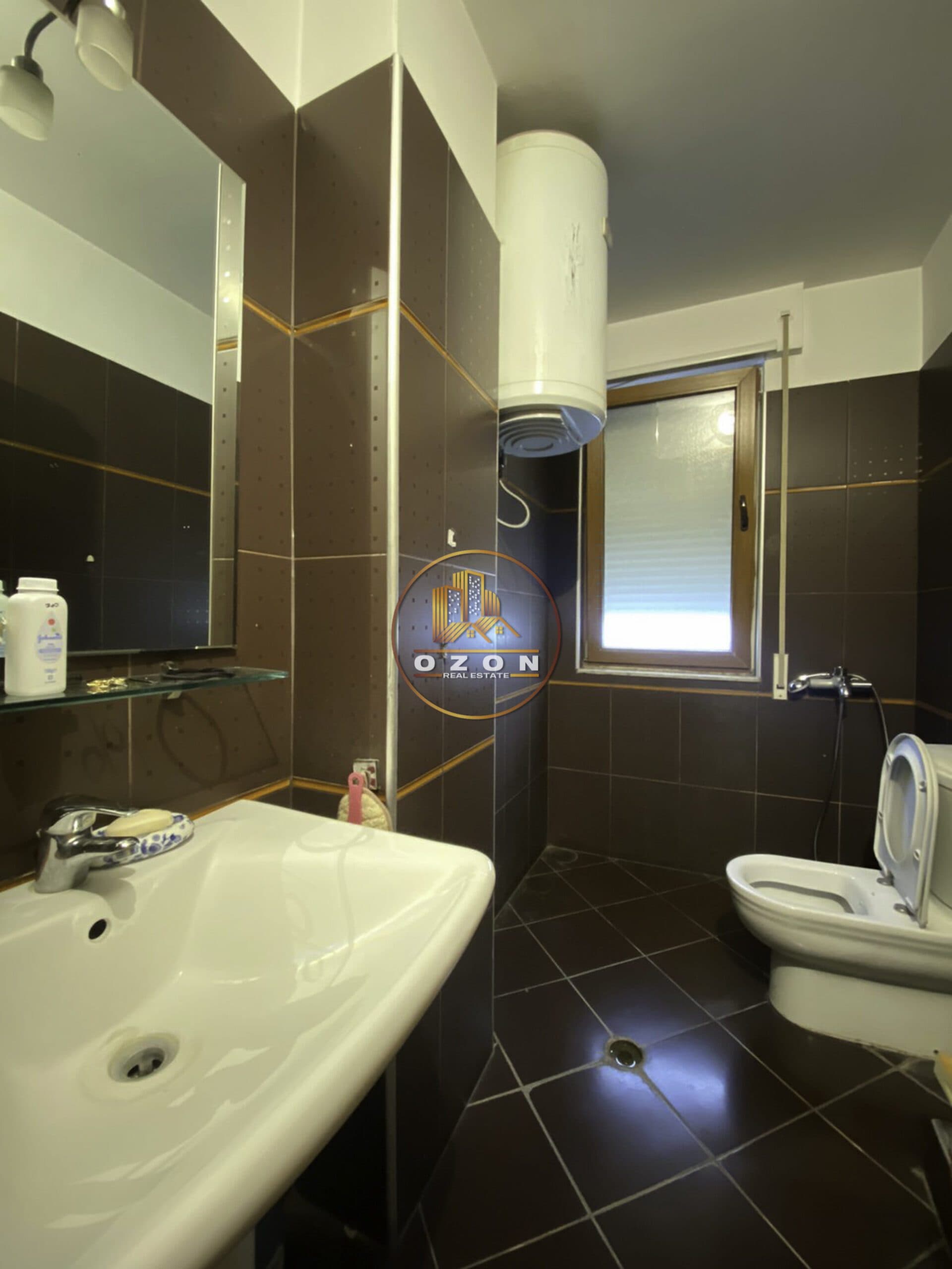 JEPET ME QERA APARTAMENT 2+1 TEK KOMUNA E PARISIT !