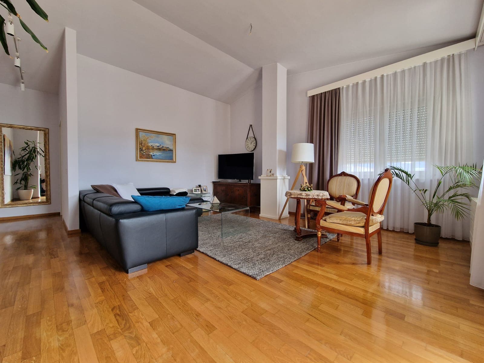 JEPET ME QIRA SUPER APARTAMENT 2+1+2 TEK REZIDENCA 'TOUCH OF SUN", TEG! 2