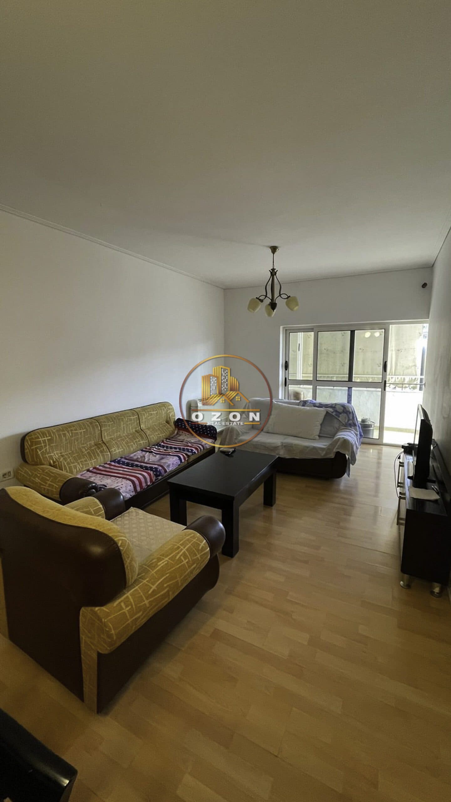 APARTAMENT 1+1 ME QERA , KOMUNA E PARISIT !