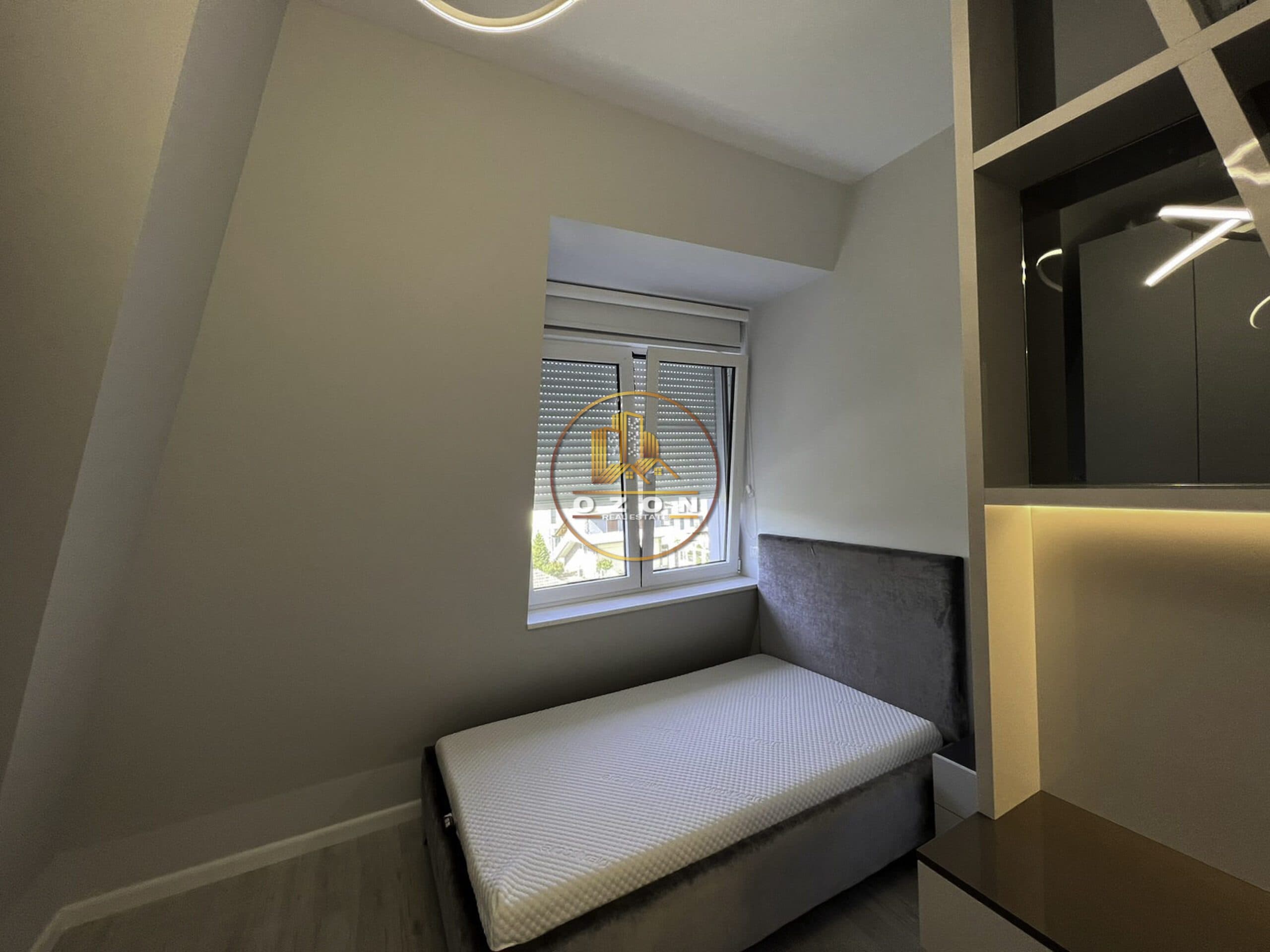 APARTAMENT 2+1 SHITET OSE JEPET ME QERA NE NJE REZIDENCE PRANE TEG ! 3