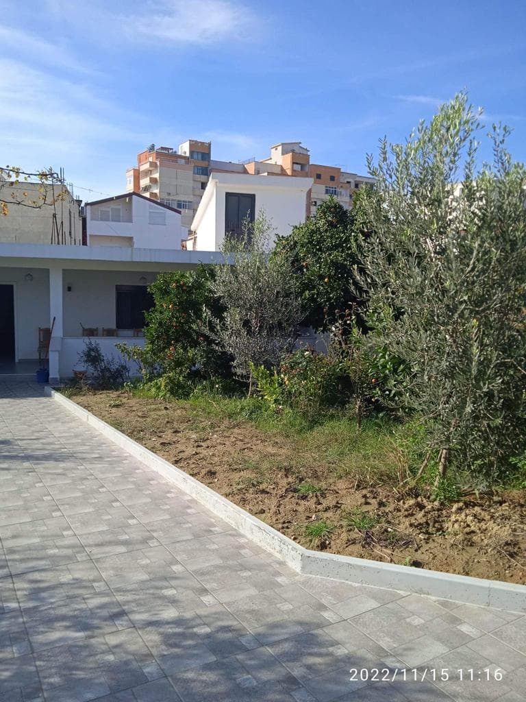 SHITET SHTEPI PRIVATE PRANE URES SE DAJLANIT, DURRES! 2