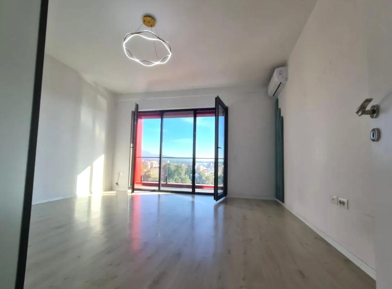 Apartament 3+1 me qira për biznes tek Farmacia 10, Rruga e Dibrës! 3