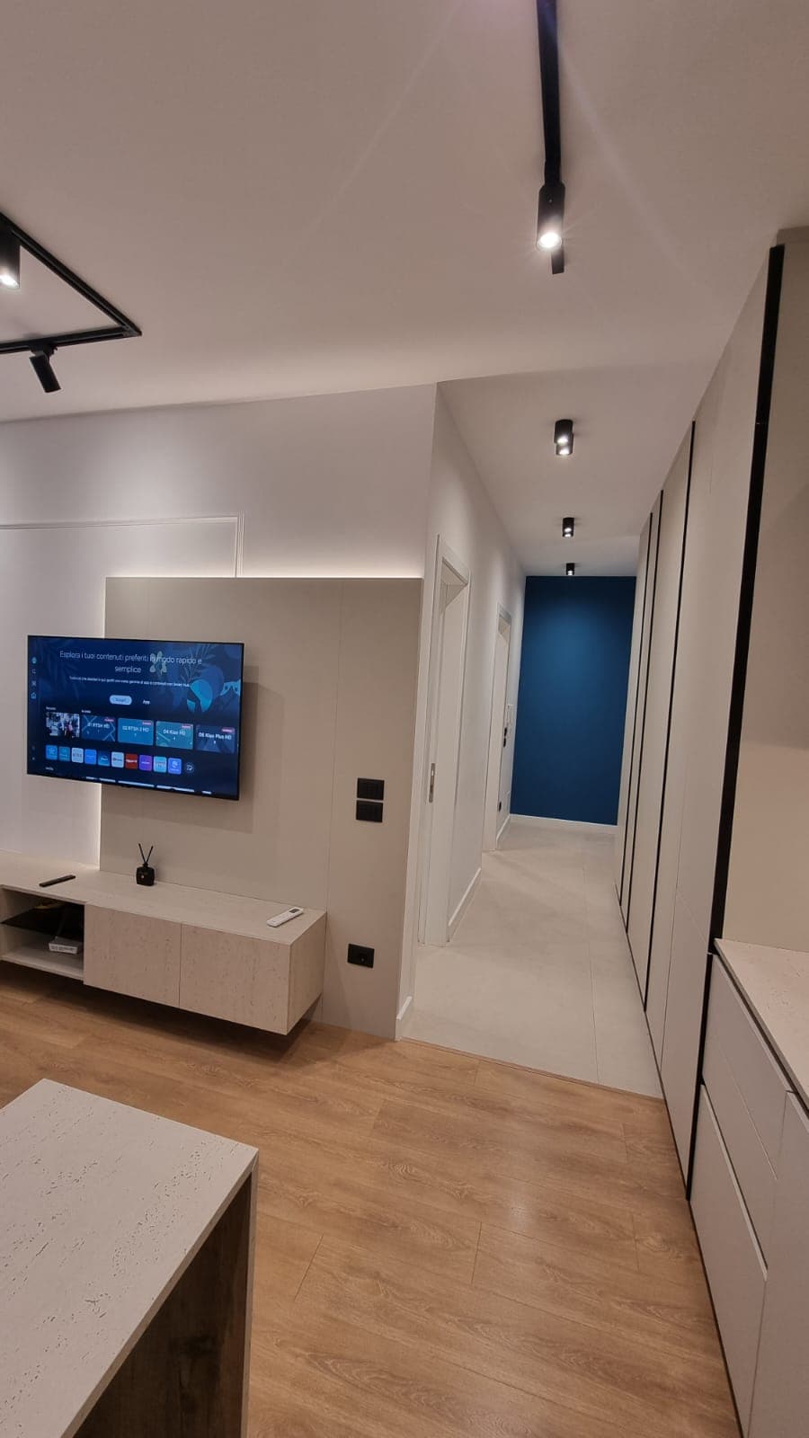 Apartament 1+1 +Post Parkimi me Qera Tek Oxhaku,Pranë UET 3