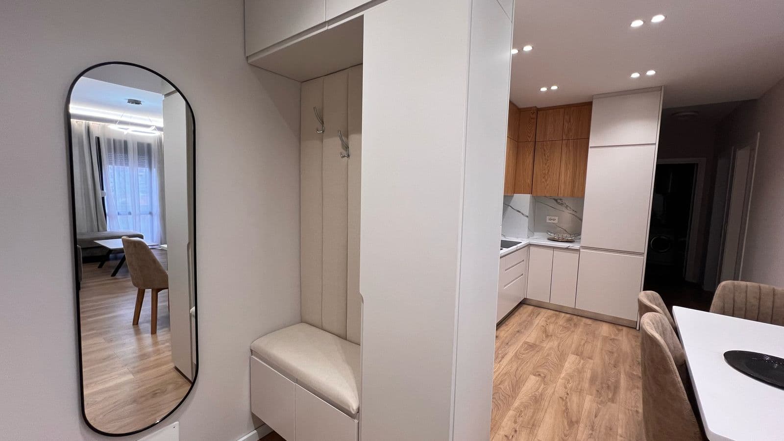 Apartament modern 2+1 me qira tek Rruga e Kavajës pranë GLOBE! 4